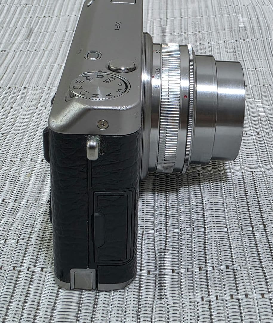 富士フイルム　FUJIFILM XF1