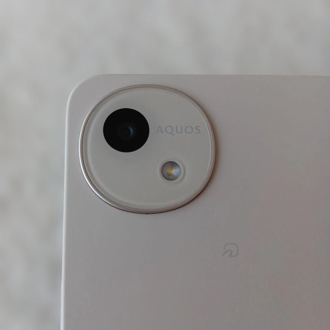 docomo AQUOS wish 4 ホワイト 本体