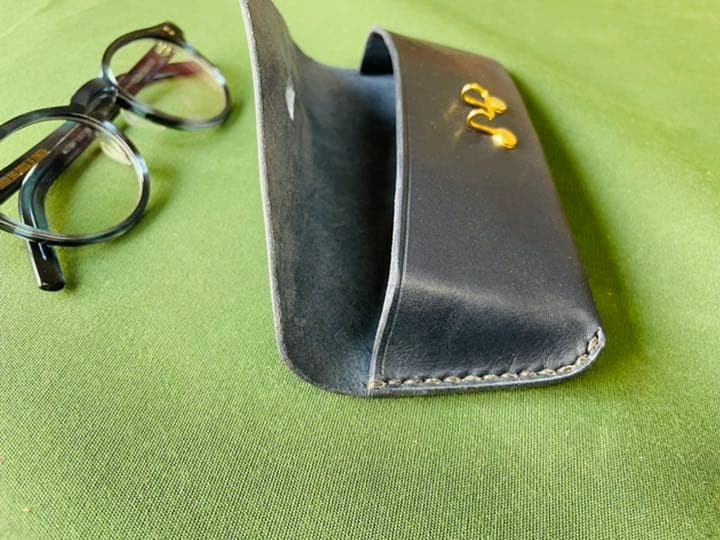 本革 メガネケース ネイビー　バケッタレザー ナチュラルレザー ハンドメイド