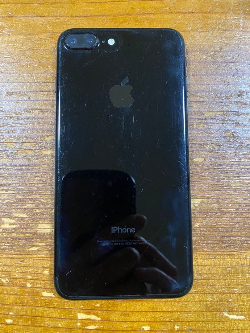 iPhone 7 Plus jet black 128GB SIMフリー