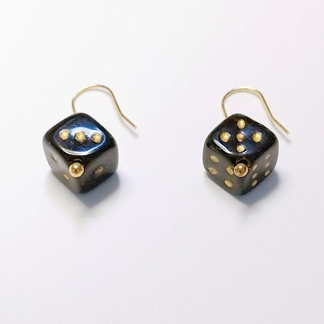 SOLD◆ ハンドメイド ピアス チェコビーズ サイコロ 黒 ブラック 小振り